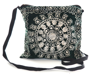 Damska zielona torebka listonoszka ze złotymi wzorami Mandala