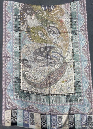 Damski szal przewiewny w odcieniach pastelowych na lato