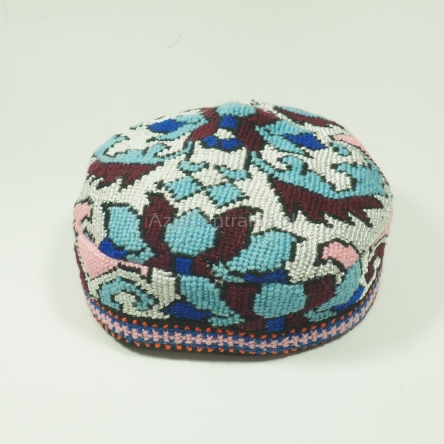 Męska damska czapka krymka z haftem krzyżykowym (58cm)