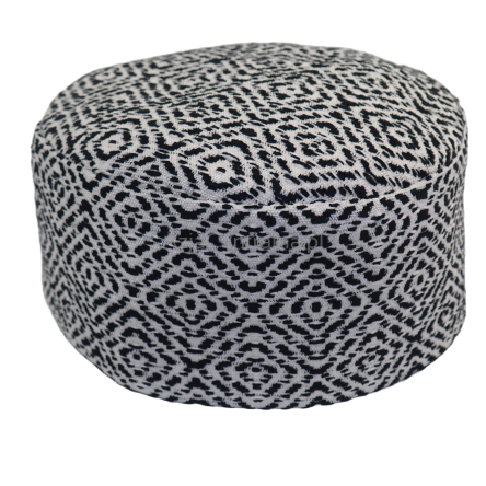 Krymka czapka mycka białoczarna wzory azteckie