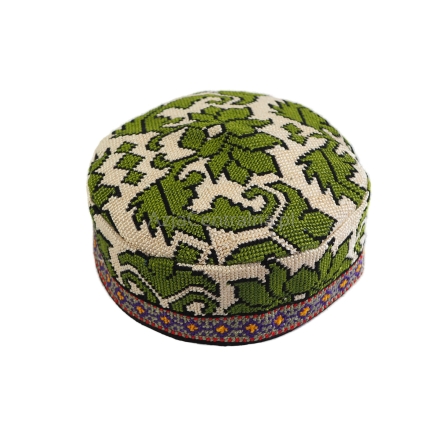 Męska czapka krymka z haftem krzyżykowym (58cm)