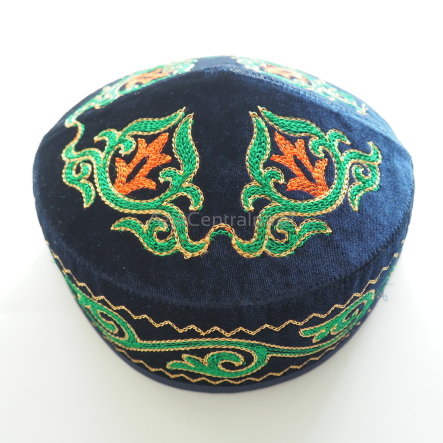 Krymka czapka męska granatowa haftowana (58, 59cm)