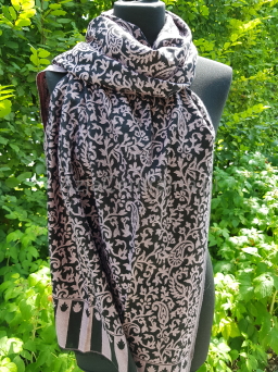 Czarny elegancki wieczorowy szal Praisley