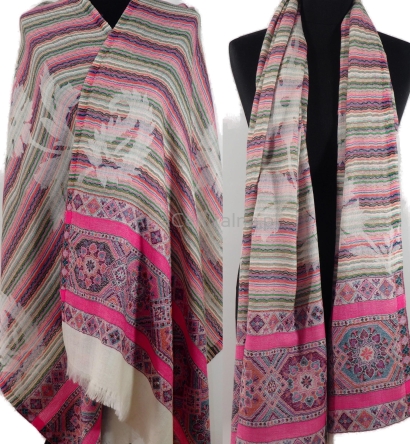 Stylowy damski wełniany cienki szal w kwiaty i wzory azteckie