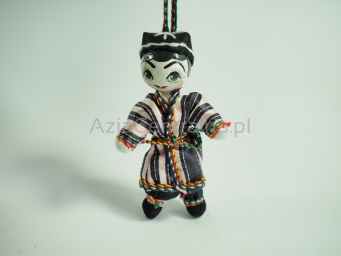 Mini lalka uzbecka chłopczyk w stroju tradycyjnym