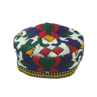 Męska damska czapka krymka z haftem krzyżykowym (59cm)