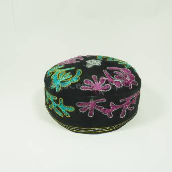 Czarna czapka uzbecka krymka haftowana (55cm)