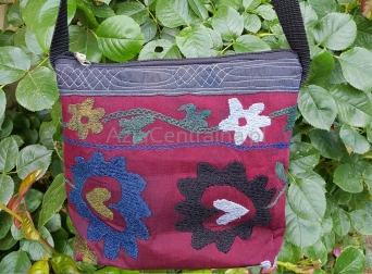 Damska listonoszka bordowa z jedwabnymi wzorami Suzani - Vintage