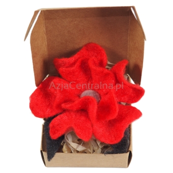 Broszka kwiat filcowa Czerwona z wełny i jedwabiu