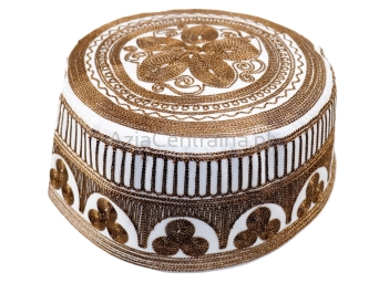 Krymka czapka męska orientalna biała z brązowym haftem (56, 57cm)