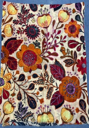 Damski szal wełniany merino wyszywany kwiecisty