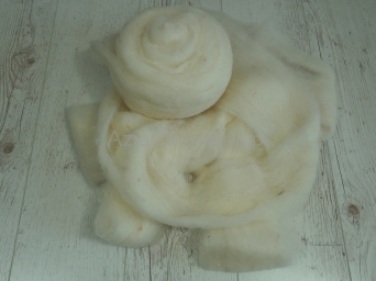 Wełna naturalna zgrzebna do maskotek