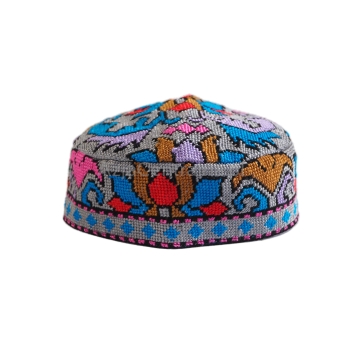 Męska damska czapka krymka z haftem krzyżykowym (56cm)