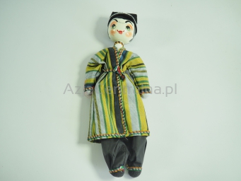 Lalka uzbecka chłopczyk w stroju tradycyjnym
