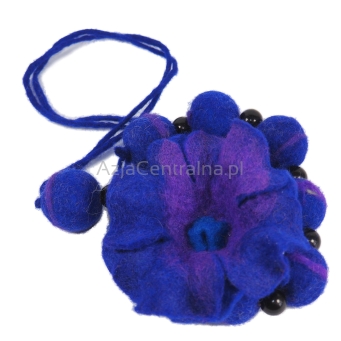 Koral naszyjnik filcowy z kwiatem