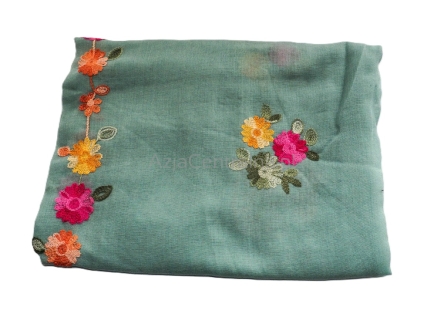 Szal damski wielokolorowym haftem w kwiaty