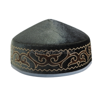 Męska czapka krymka haftowana (58,59cm)