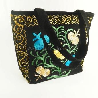 Damska torba uzbecka haftowana czarna z aksamitu