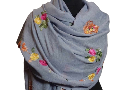 Szal damski wielokolorowym haftem w kwiaty SZARA PERŁA