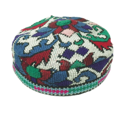 Męska damska czapka krymka z haftem krzyżykowym (56cm)